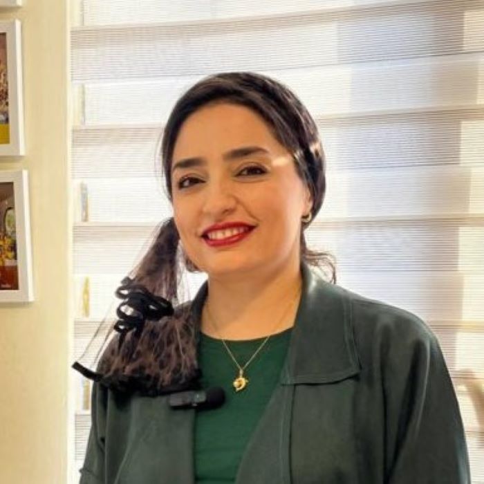 مونا ناصری
